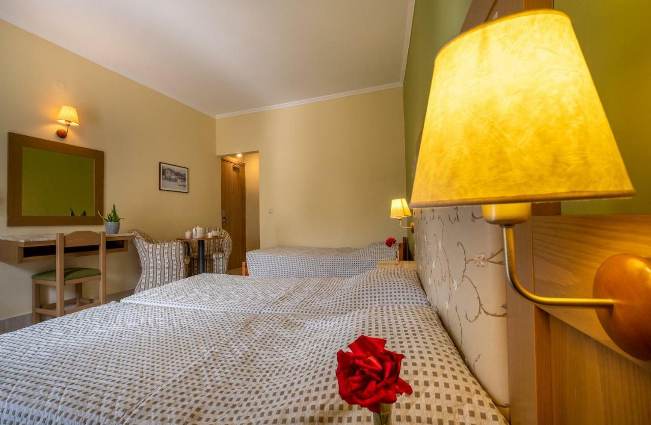 Dolfin Otel Tolón Dış mekan fotoğraf